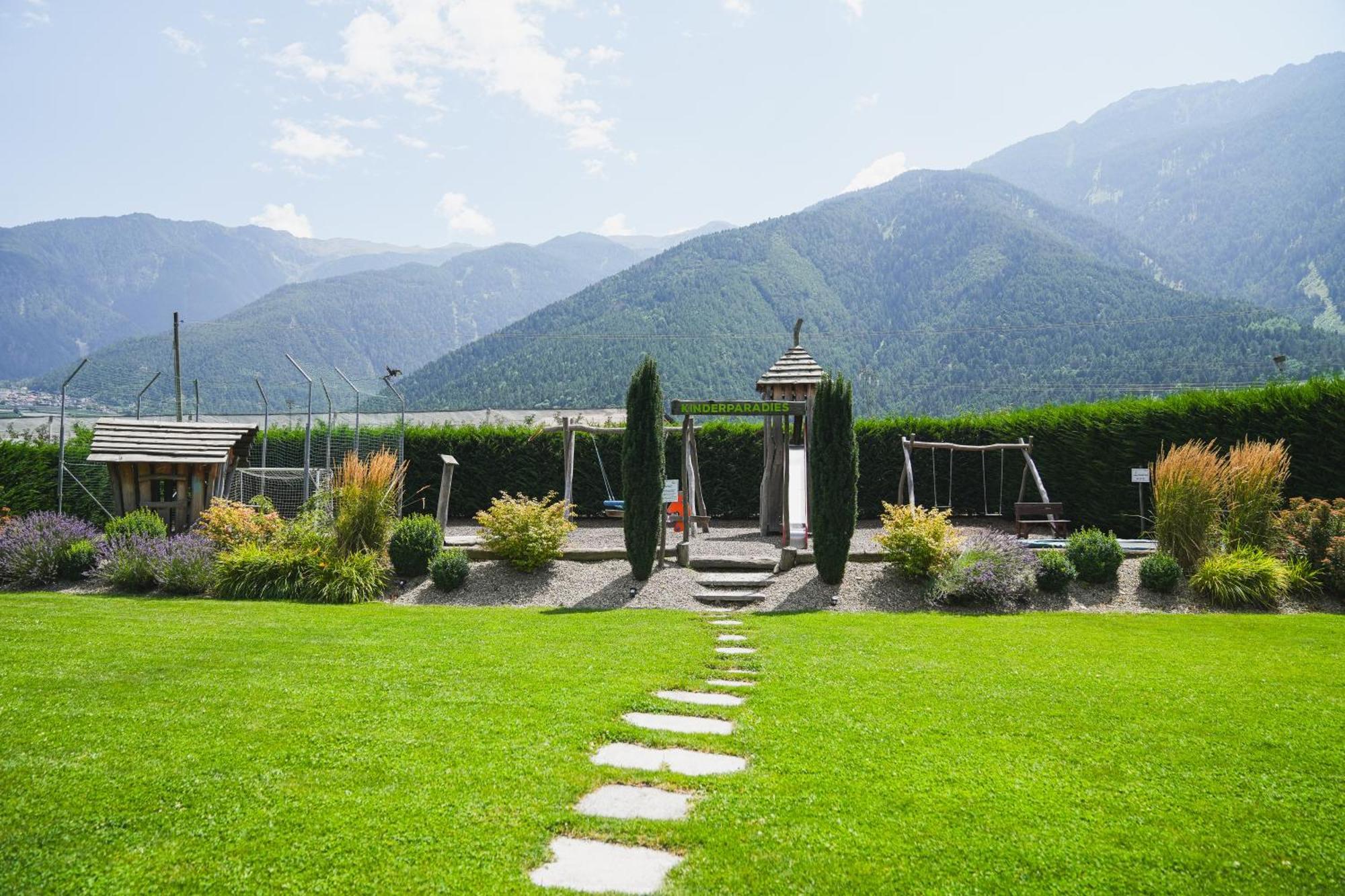 Residence Montani Laces Esterno foto